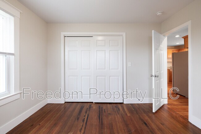 Building Photo - 18 Canal St