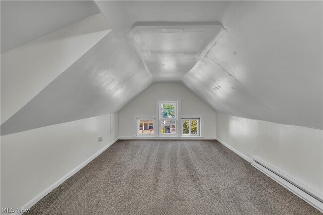 Building Photo - 1296 W Wilbeth Rd