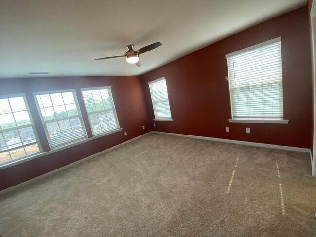 Building Photo - **Charming 3/2.5 Townhome in Clayton**