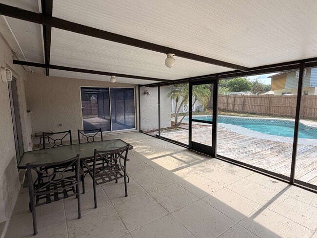 Building Photo - "Discover Your Oasis: Stylish 3-Bed, 2-Bath Home with Granite Touches & Private Pool in Tampa!"