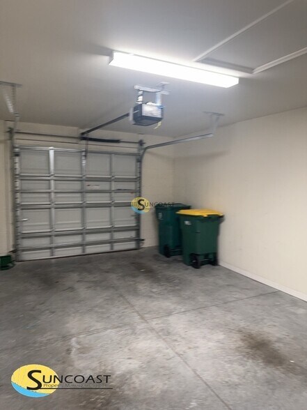 Building Photo - 1035 Nomad Rd