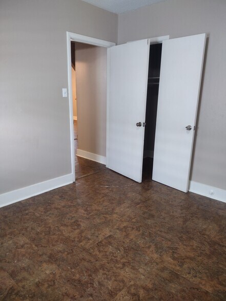 Building Photo - 6113 Avenue Q 1/2