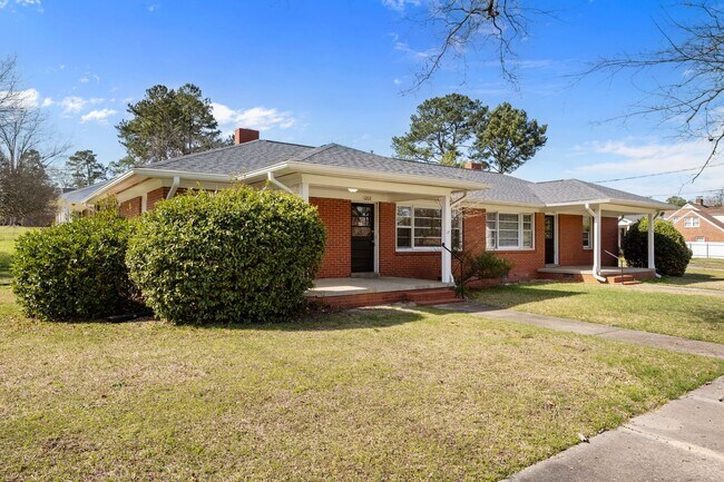 Building Photo - Duplex