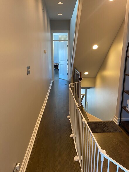Upstairs Hallway - 1631 N Milwaukee Ave