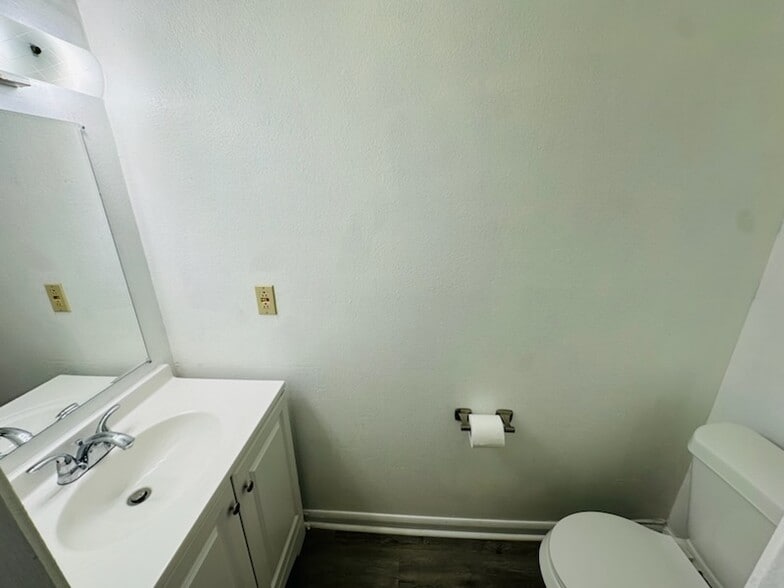 downstairs half bath - 729 Vouray Dr