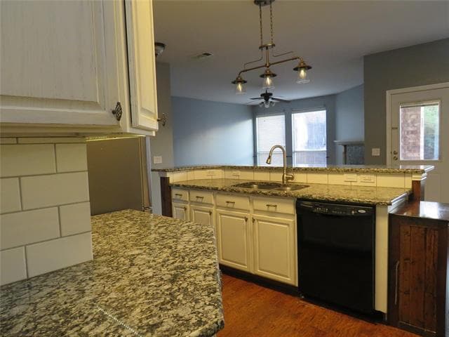 Building Photo - 7585 Ravenhill Dr