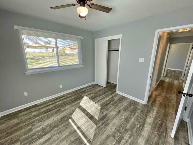 Building Photo - 516 Hayes St