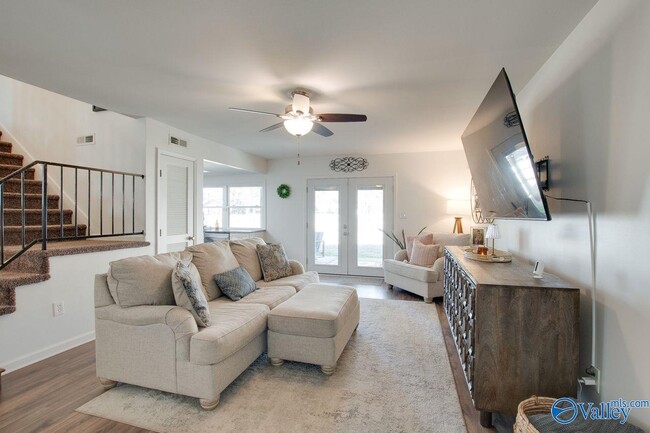 Building Photo - 2013 Wrenwood Dr SE