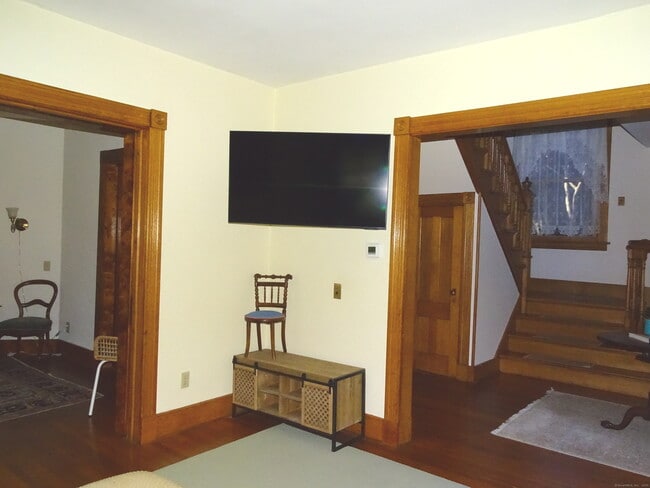 Building Photo - 101 S Main St