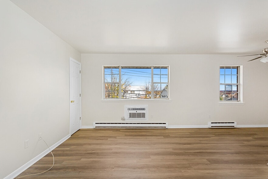 Building Photo - 145 Arnot St