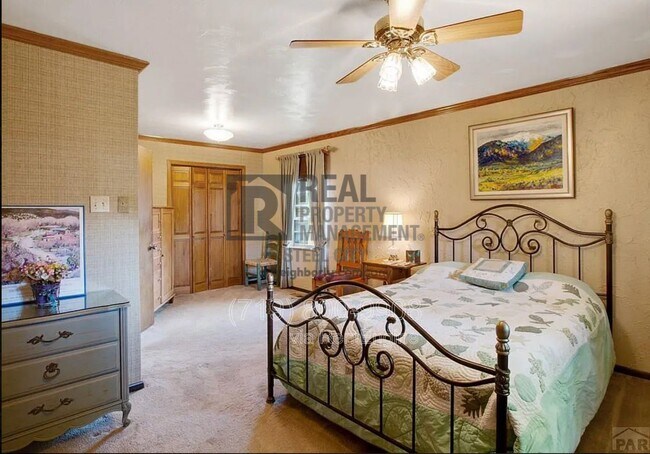 Building Photo - 2541 Taylor Ln