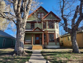 Building Photo - XL 1 bed 1 bath apartment downtown