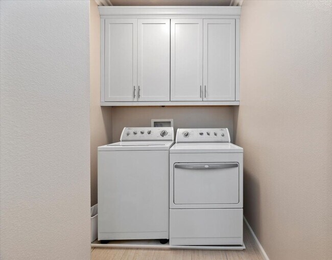 Building Photo - For Rent in Chapman Heights – Cedar Glen C...