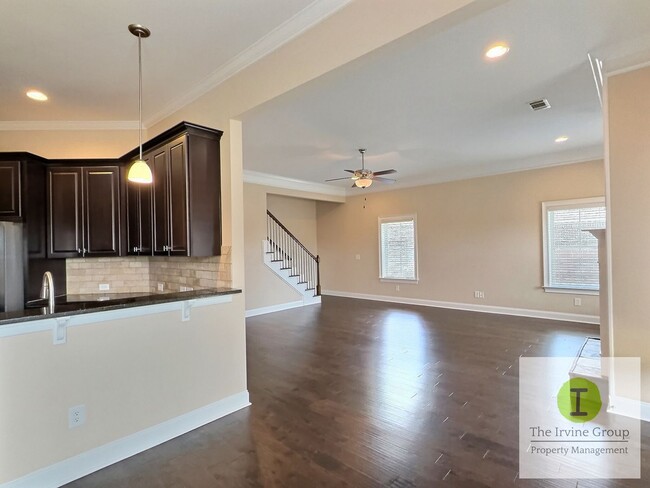 Building Photo - 6 bed, 3.5 bath in Prattville!