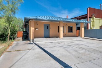 Building Photo - SFR Downtown-Clpose to 4th Avene