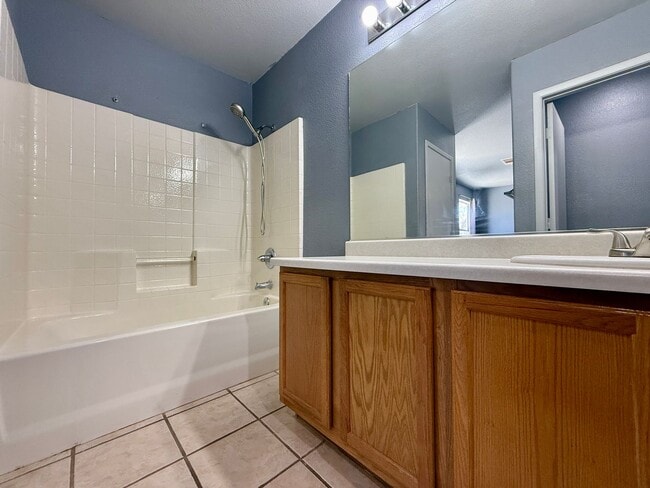 Building Photo - Northwest/Centennial Hills - 3BD SINGLE STORY HOME, GRANITE COUNTER TOPS, STAINLESS STEEL APPLIAN...