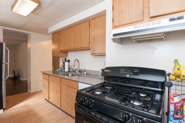 Building Photo - 119 S 16th St