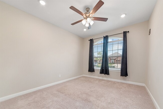 Building Photo - 1984 Highland Meadows Dr