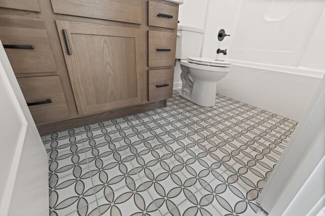 Building Photo - 4613 Estacada Dr