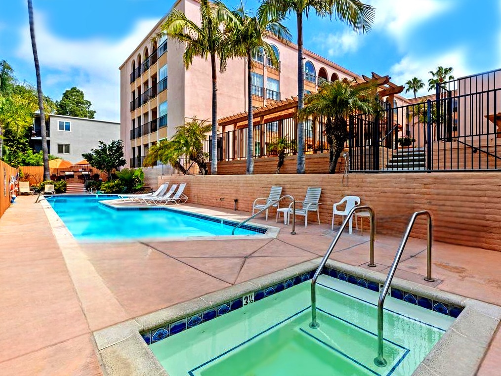 Building Photo - 4730 Noyes St