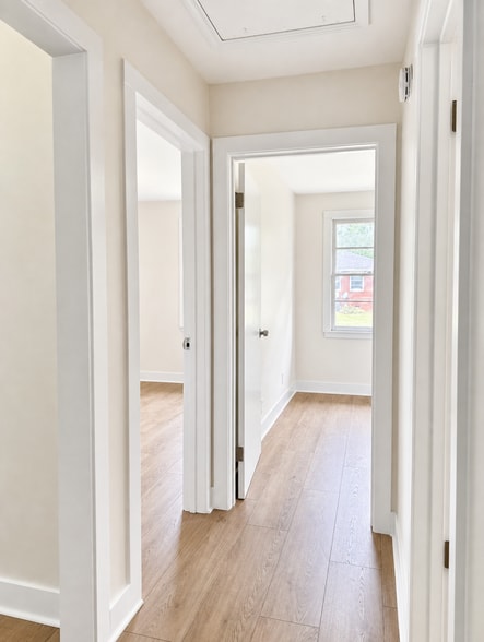Hallway view of 2 bedrooms - 4362 Cato Rd