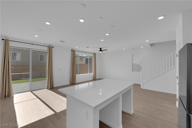 Building Photo - 10234 Restless River St
