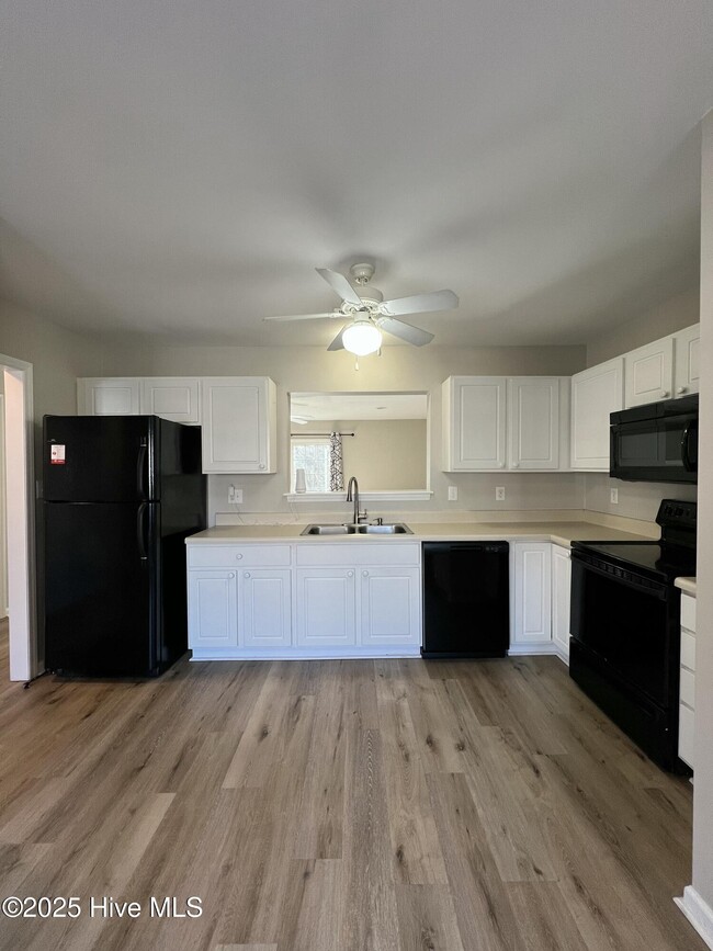 Building Photo - 4240 Williamsbrook Ln