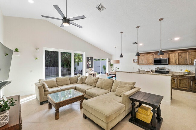 Building Photo - 6755 NW 75th Pl