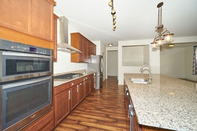 Building Photo - 4 Bedroom With Finished Basement in Westfield!