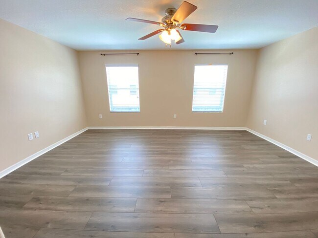 Building Photo - 2813 Lantern Hill Ave