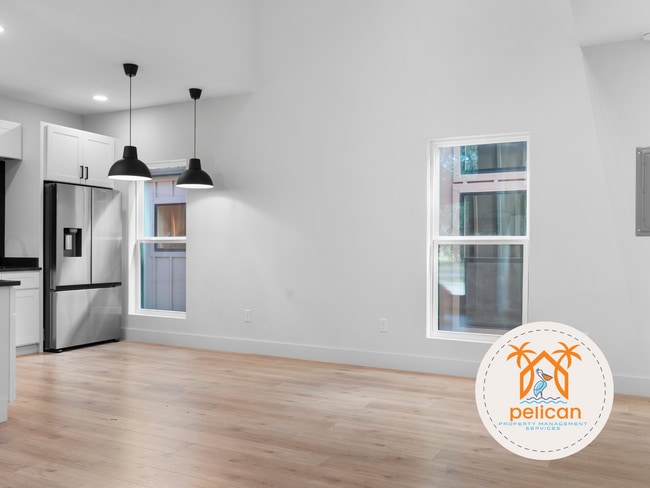 Building Photo - Striking 2BR / 2BA Home with Soaring Vaulted Ceilings