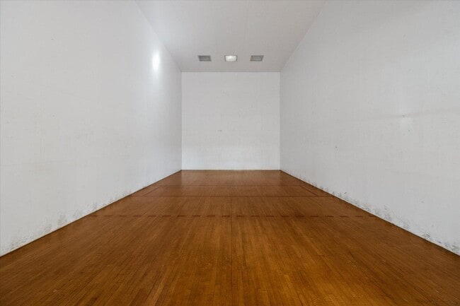 Building Photo - 1727 Village Blvd