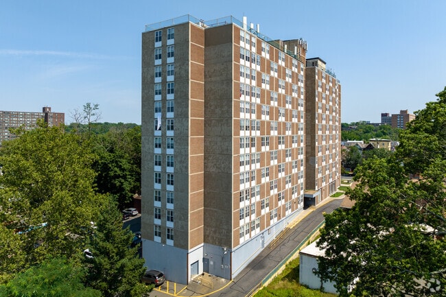 Building Photo - Luther Towers