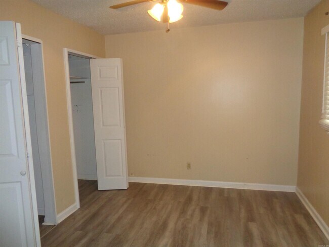 Building Photo - 7712 Impala Dr