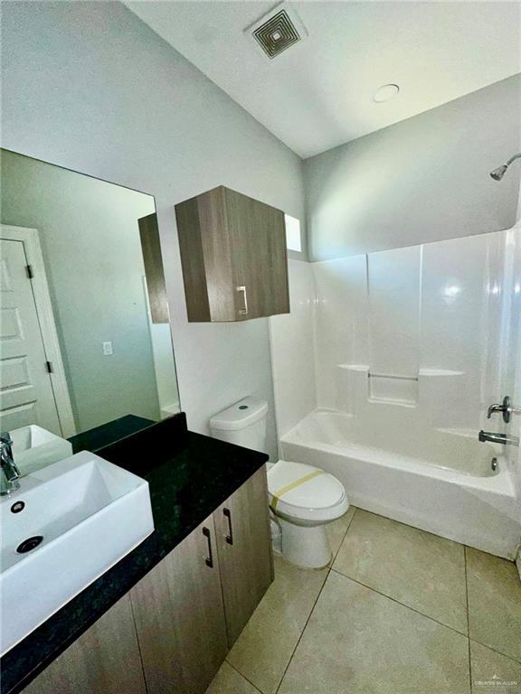 Building Photo - 15 Larkspur Ave