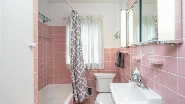 Building Photo - 1205 Miller Ave