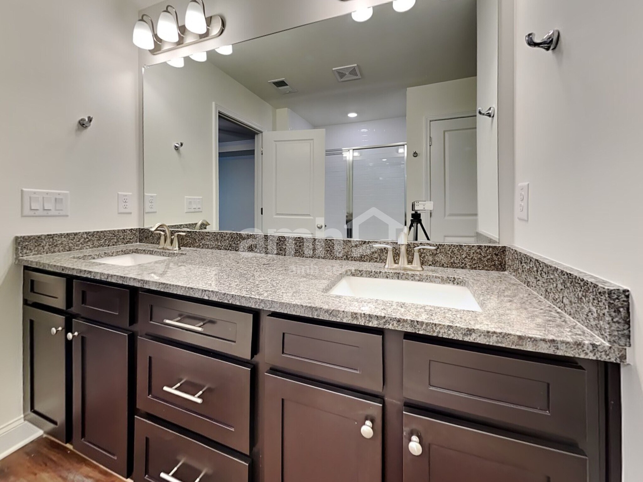 Building Photo - 8149 Willowbank Way
