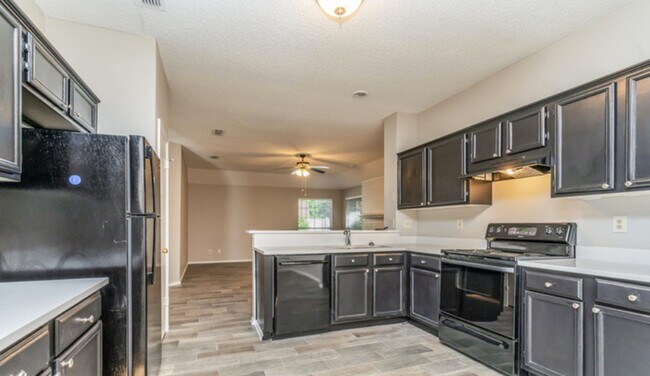 Building Photo - 2308 Bennington Dr