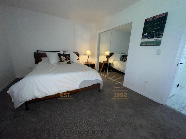 Building Photo - Beautiful 2 Bedroom in Incline!