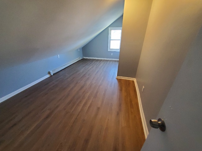 Building Photo - 16 Amity St