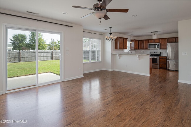 Building Photo - 808 Jade Ln