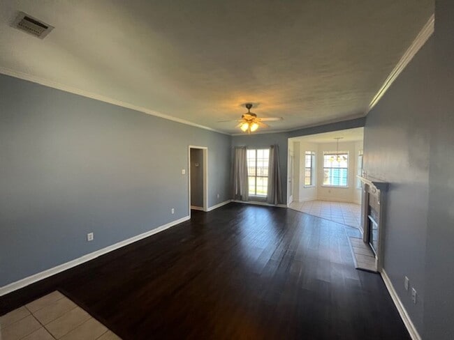 Building Photo - 102 Rosebud Cir