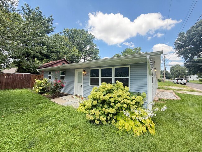 Building Photo - 3 Bed 1 Bath Springfield, MO