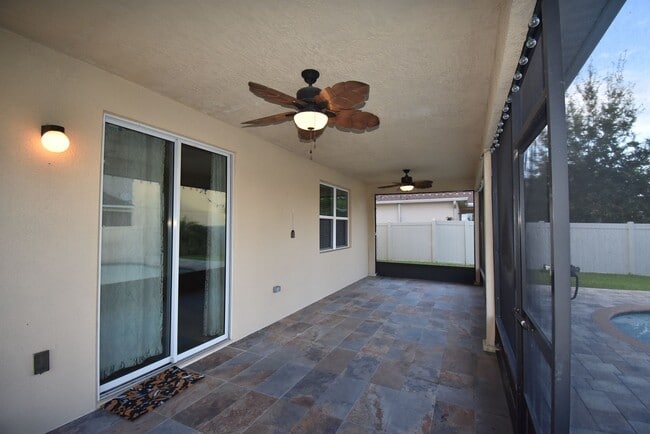 Building Photo - 4 Bed/3.5 Bath, Pool and Waterfront home, ...