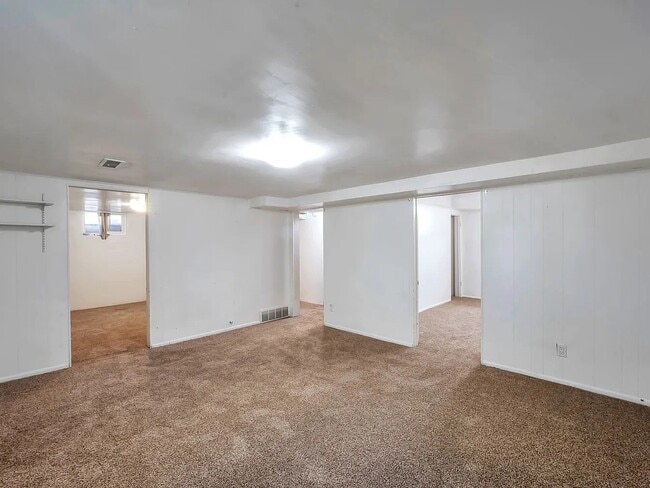 Building Photo - 10533 Executive Lake Dr