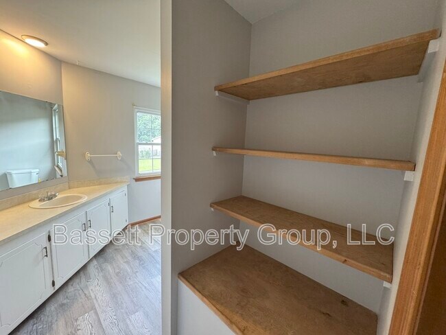 Building Photo - 123 Trestlewood Dr