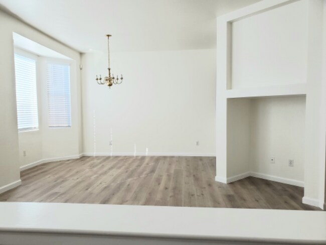 Building Photo - 1738 Thornton Pl