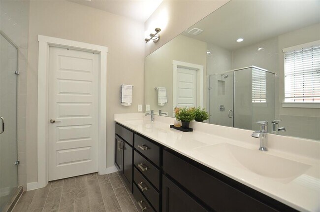 Building Photo - 28615 Halle Ray Dr