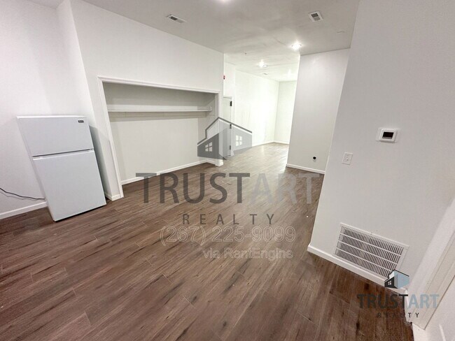 Building Photo - 2317 N 15th St