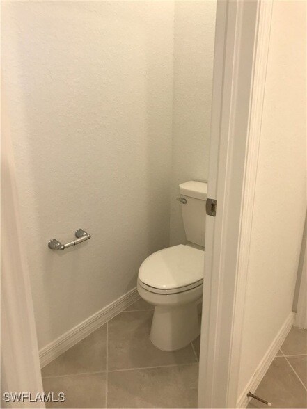 Building Photo - 2016 Vermont Ln